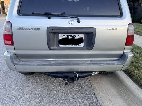 Used 2000 Toyota 4Runner Limited image 32