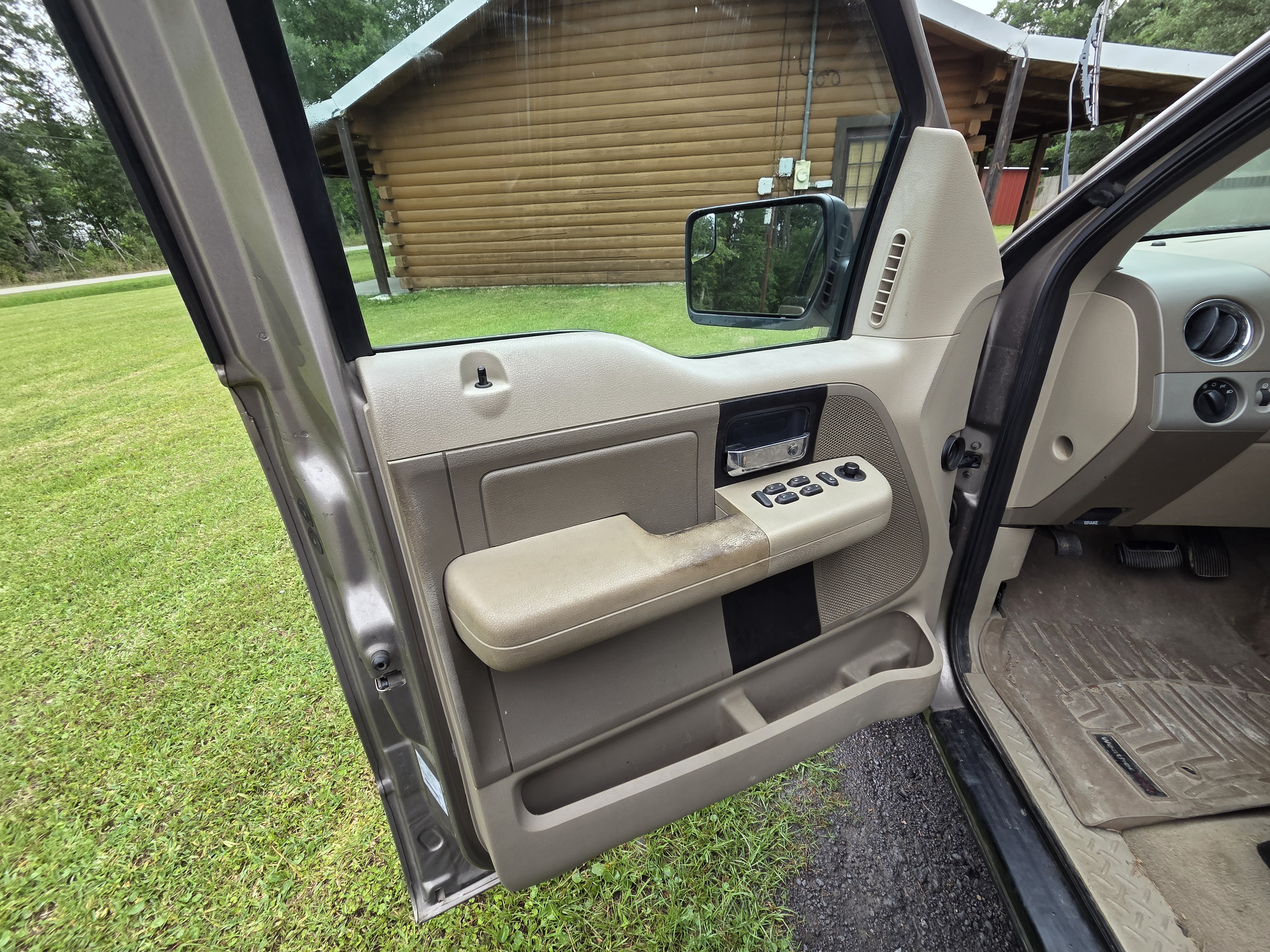 Used 2005 Ford F150 XLT RWD image 9