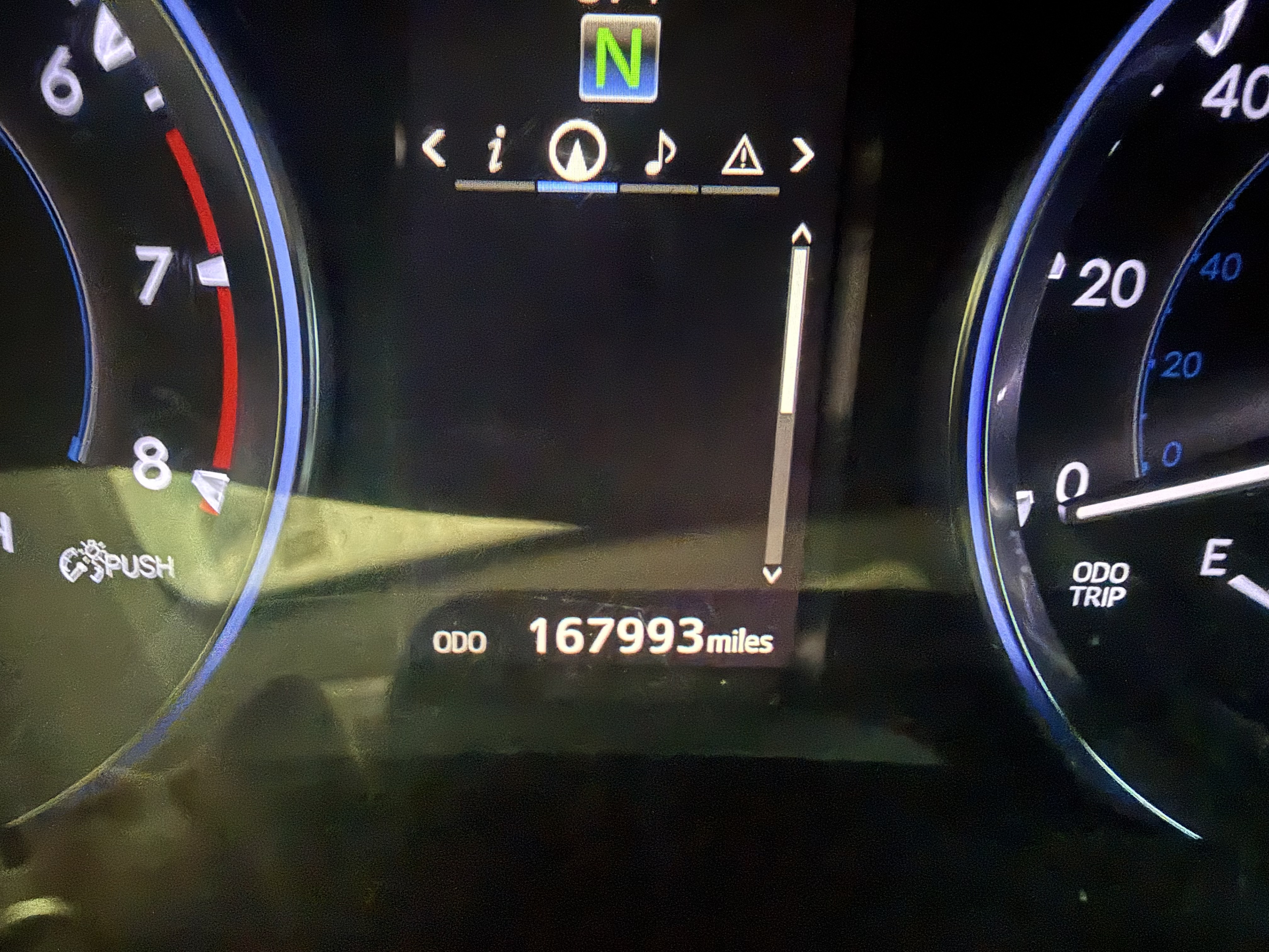 Used 2014 Toyota Highlander XLE FWD image 11