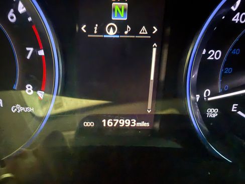 Used 2014 Toyota Highlander XLE FWD image 11
