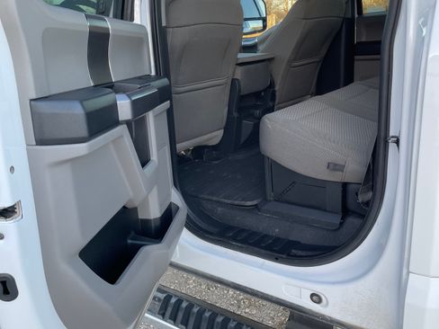 Used 2019 Ford F350 XLT w/ XLT Premium Package image 23