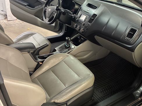 Used 2014 Kia Forte Koup EX w/ EX Premium Package image 11