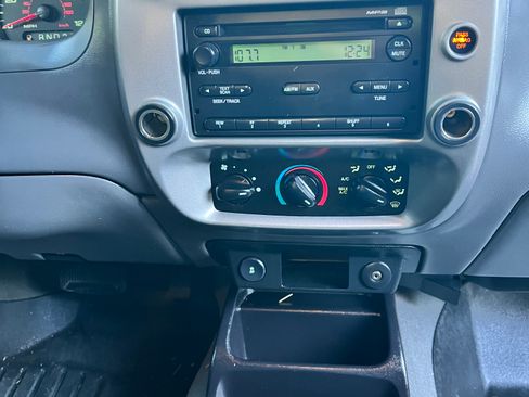 Used 2010 Ford Ranger XLT image 16