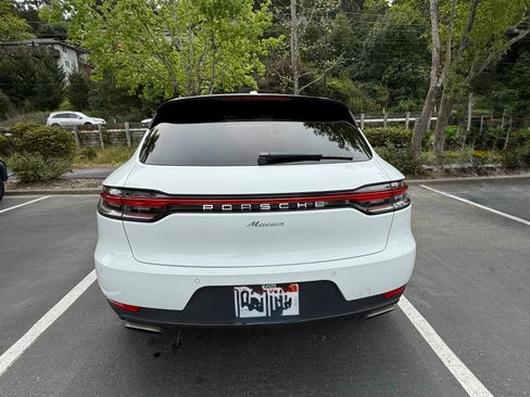 Used 2021 Porsche Macan image 2