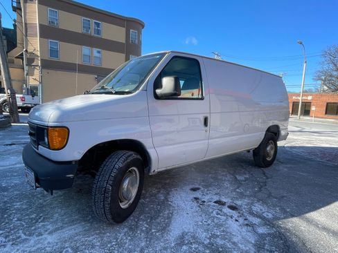 Used 2003 Ford E-250 and Econoline 250 image 1