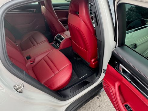 Used 2023 Porsche Panamera image 19