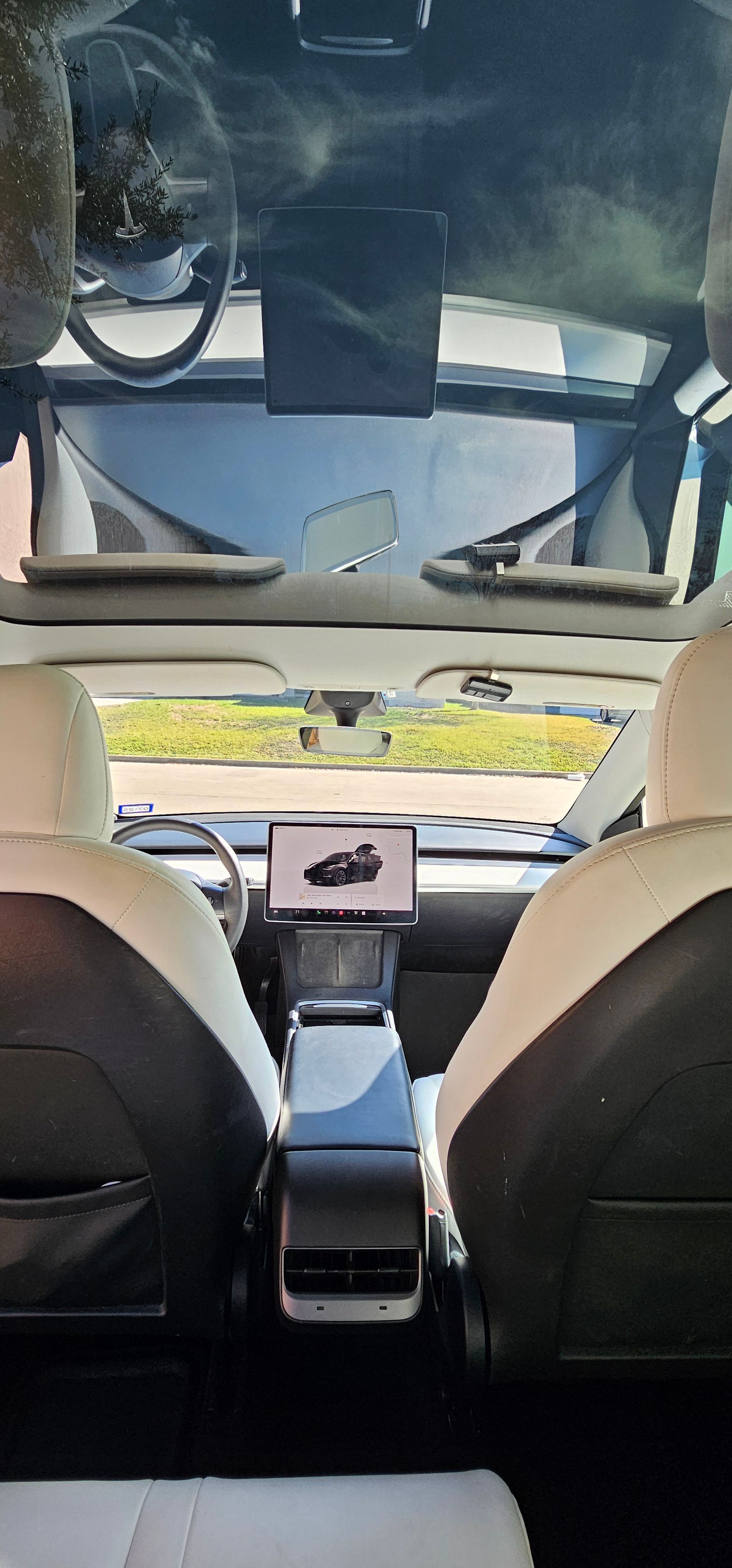 Used 2022 Tesla Model Y Long Range AWD/4WD image 24
