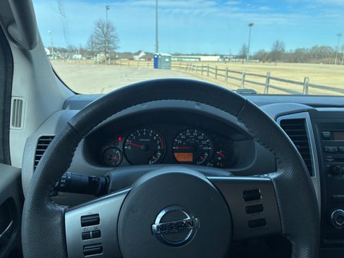 Used 2011 Nissan Frontier SV w/ SV Premium Utility Pkg image 26