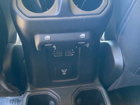 Used 2023 Jeep Gladiator Rubicon image 25