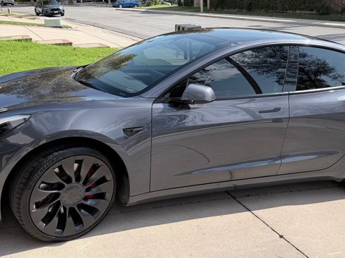 Used 2023 Tesla Model 3 Performance image 2