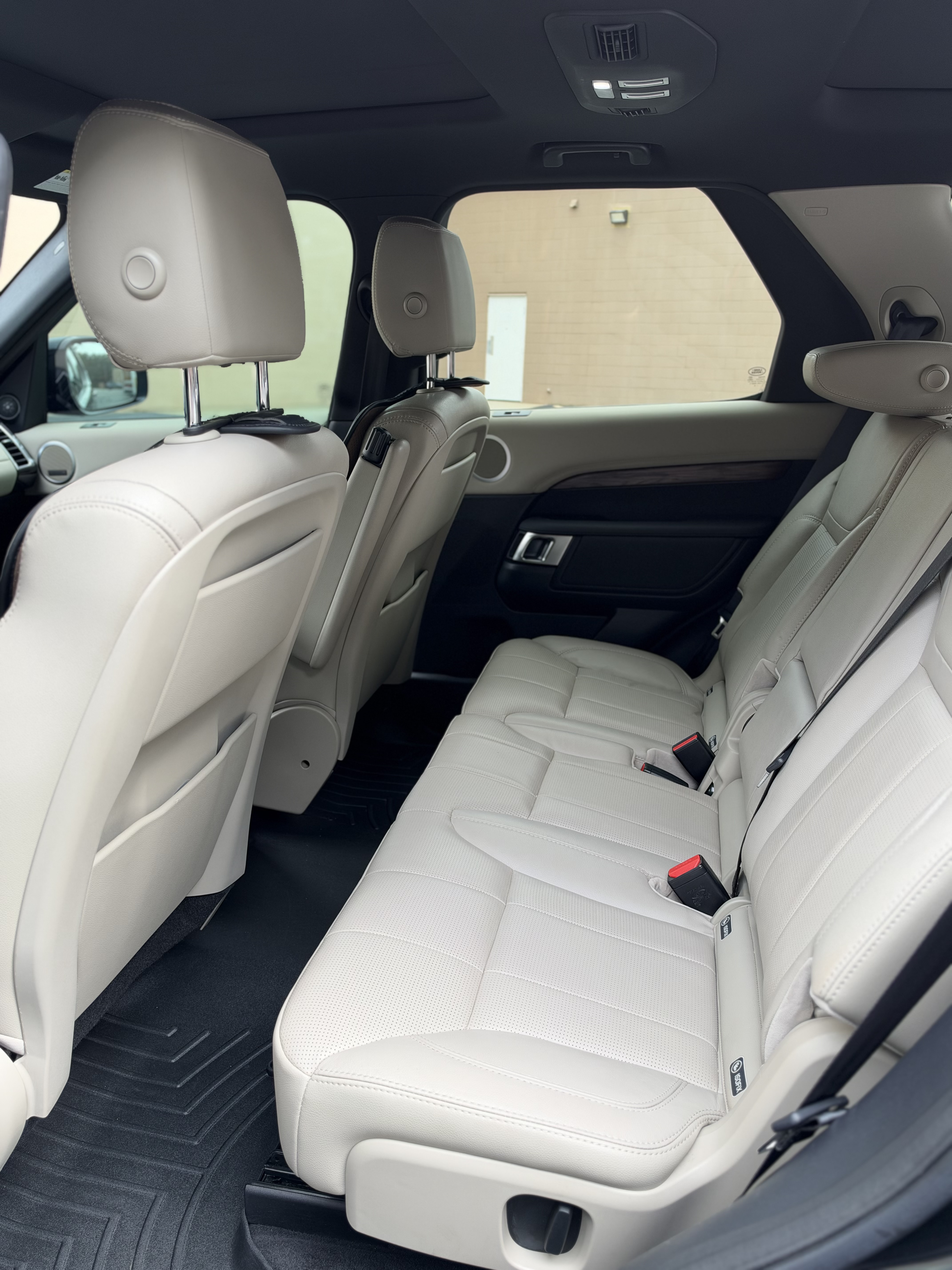 Used 2019 Land Rover Discovery HSE AWD/4WD image 9
