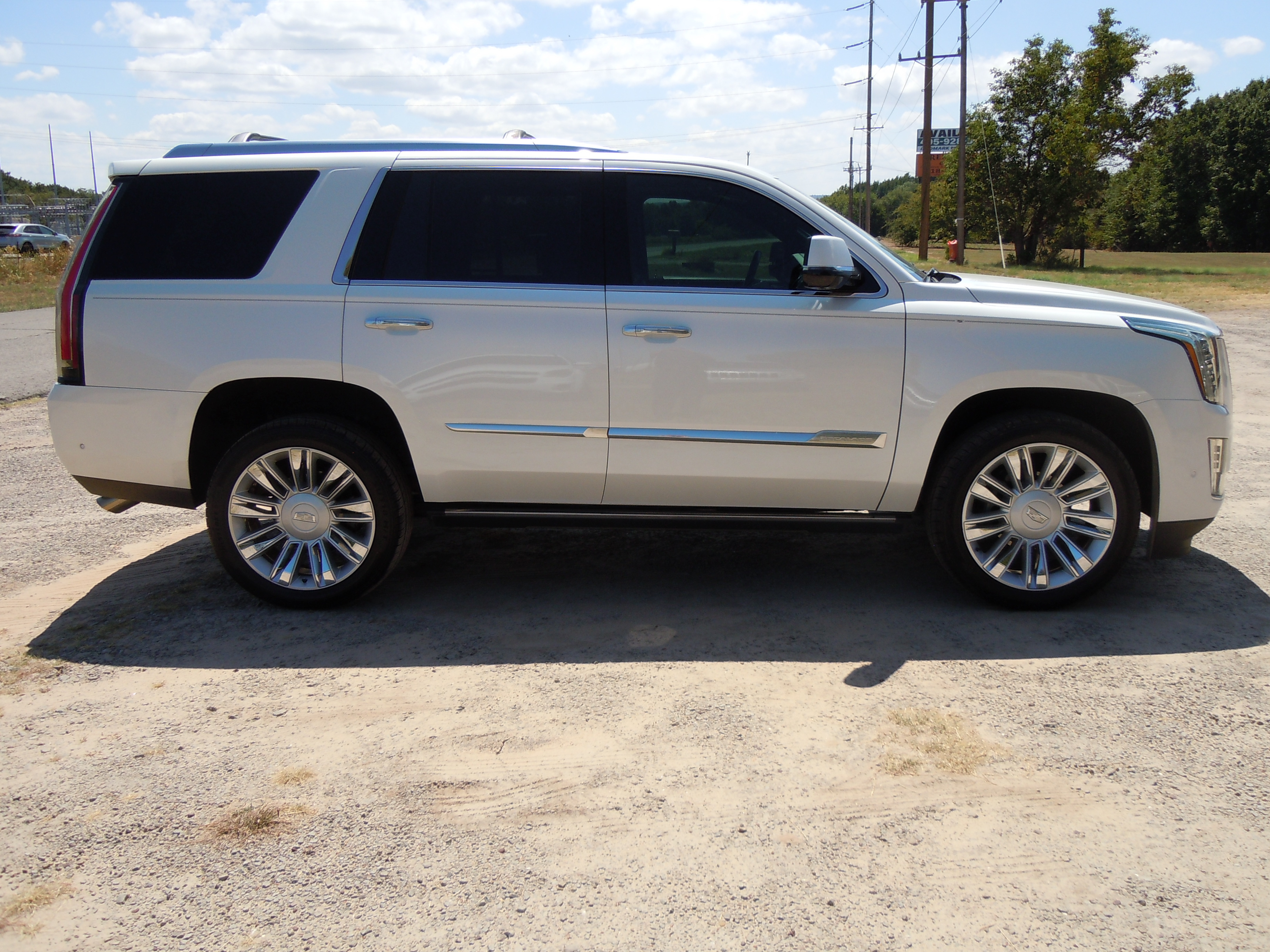 Used 2017 Cadillac Escalade Platinum AWD/4WD image 5