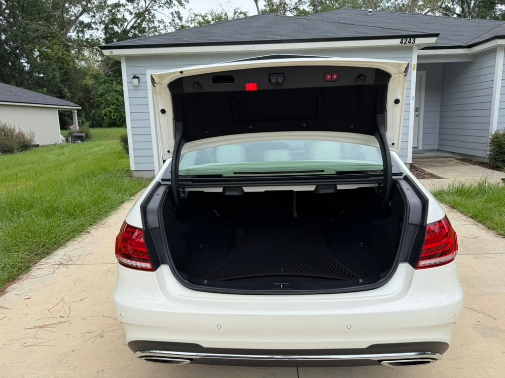 Used 2015 Mercedes-Benz E 400 Sedan image 8