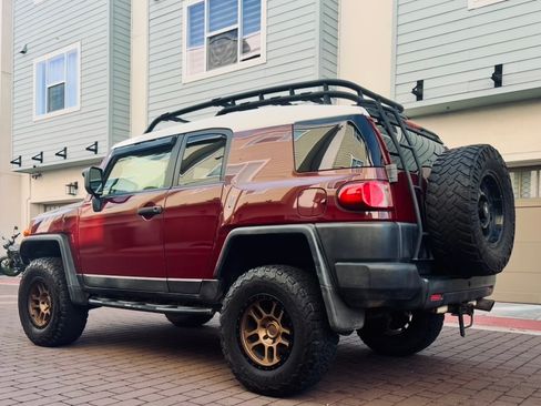 Used 2008 Toyota FJ Cruiser Sport Utility 2D w/ Upgrade Pkg 1 image 5