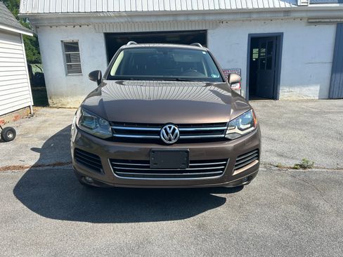 Used 2012 Volkswagen Touareg TDI AWD/4WD image 2