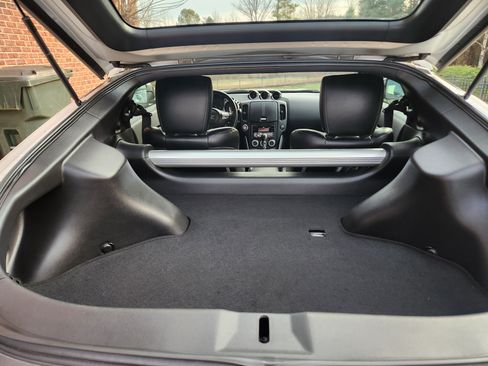 Used 2009 Nissan 370Z Touring w/ Sport Pkg image 9