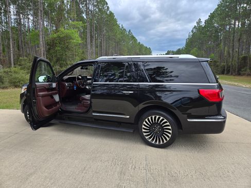 Used 2019 Lincoln Navigator L Black Label w/ Cargo Package image 2