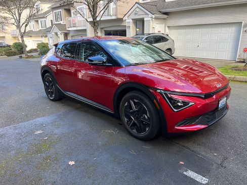 Used 2025 Kia EV6 Light image 2