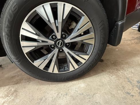 Used 2023 Nissan Rogue SV w/ SV Premium B Package image 25