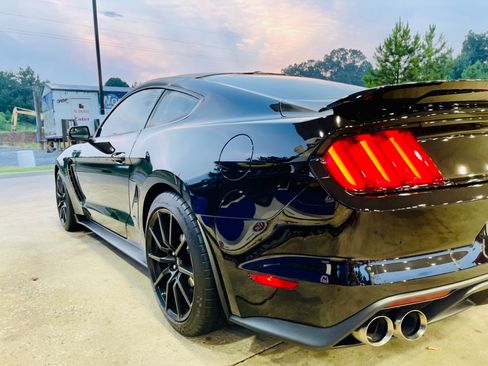 Used 2018 Ford Mustang Shelby GT350 w/ Convenience Package image 2