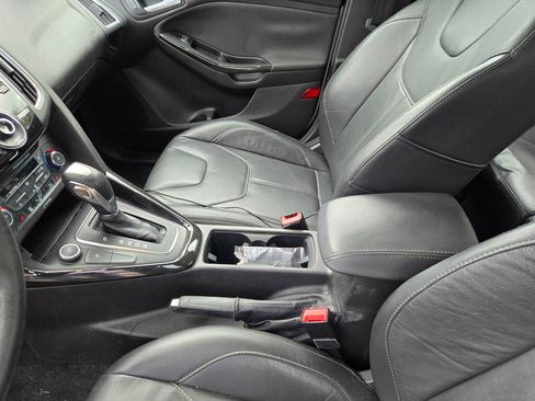 Used 2017 Ford Focus Titanium w/ Titanium Technology Package image 12