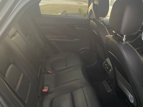 Used 2019 Jaguar F-PACE Prestige image 6