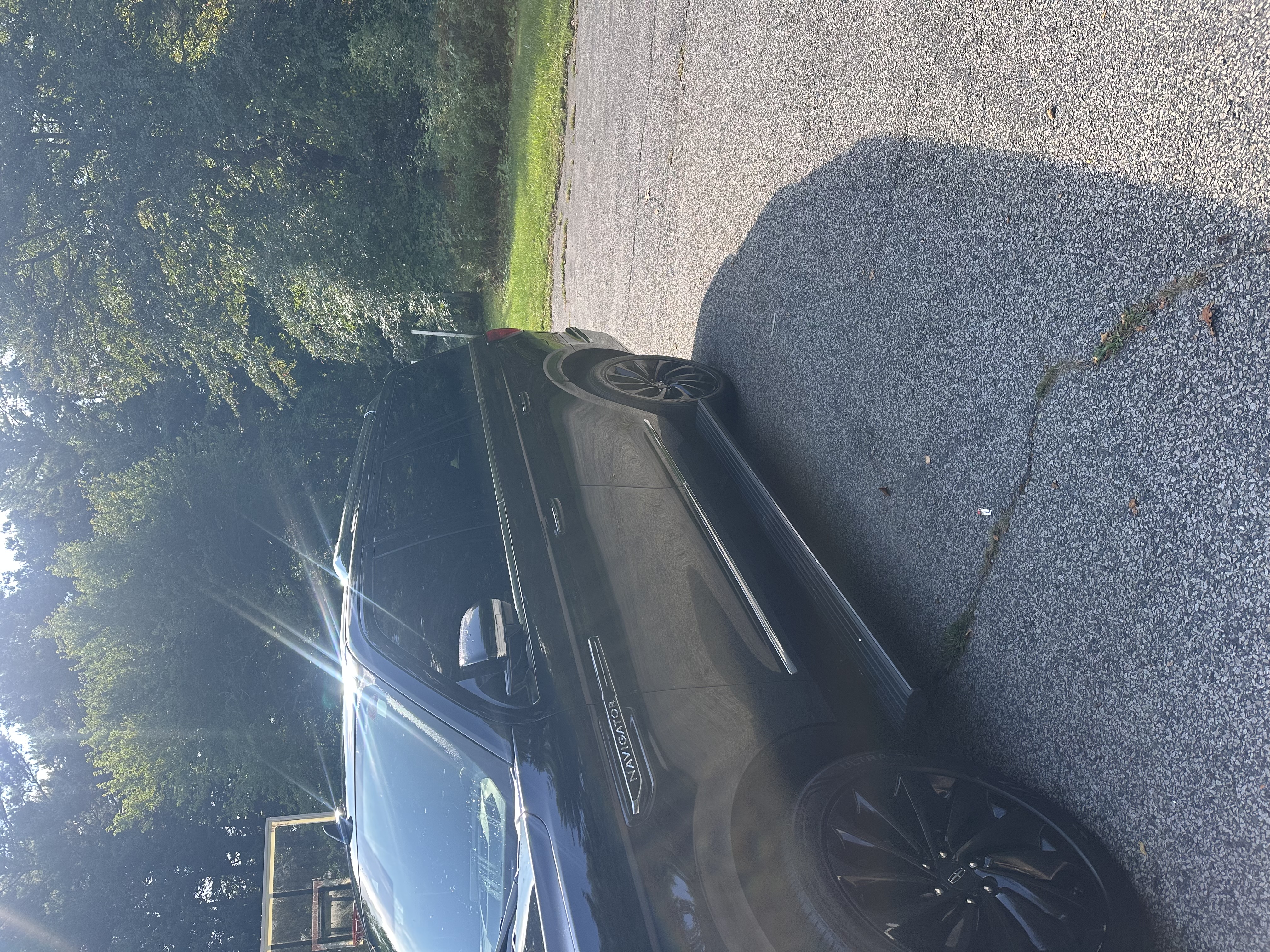 Used 2021 Lincoln Navigator Reserve w/ Equipment Group 208A AWD/4WD image 5