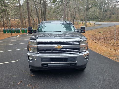 Used 2015 Chevrolet Silverado 2500 LT w/ LT Convenience Package image 8