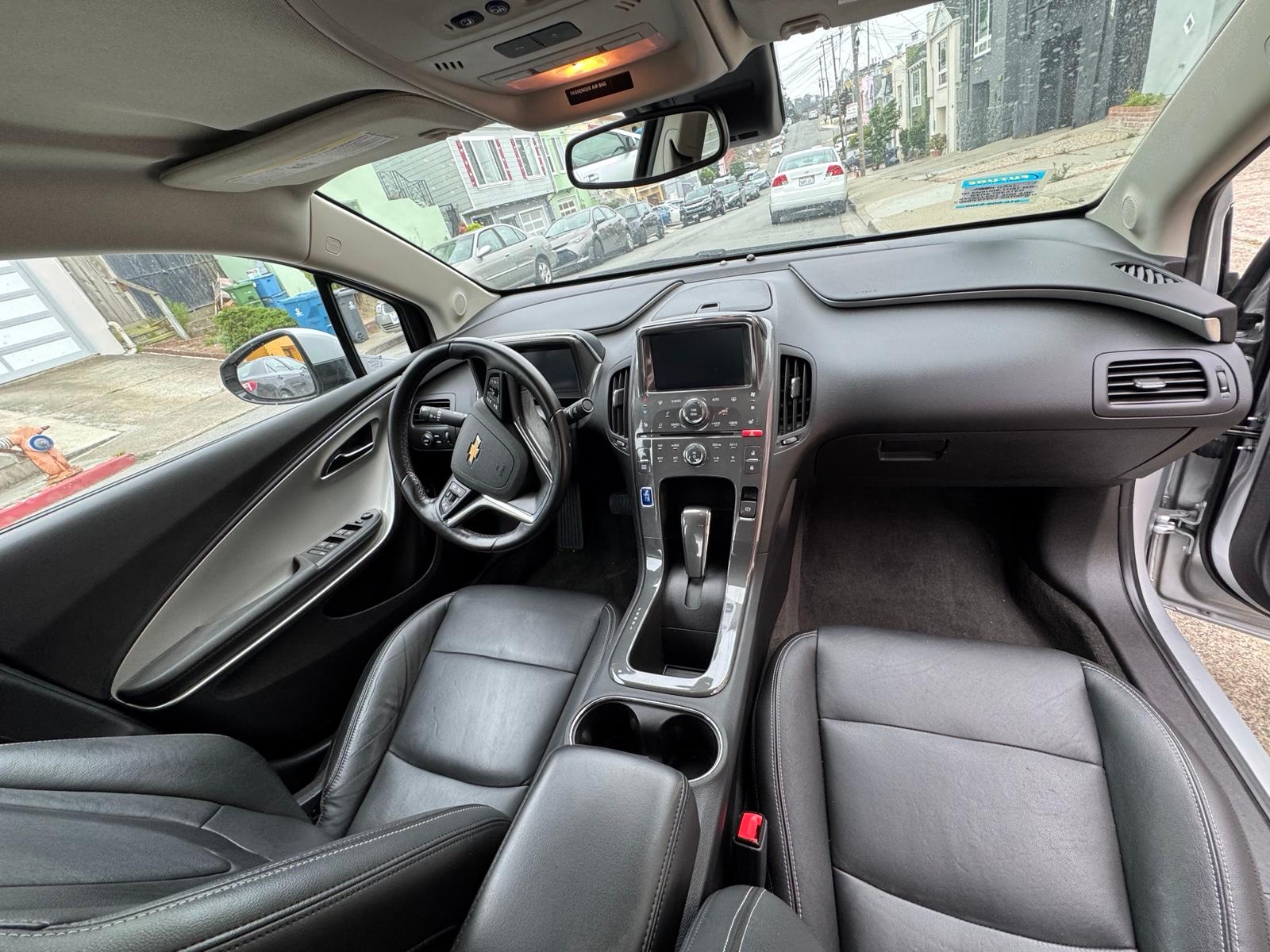 Used 2015 Chevrolet Volt Premium w/ Premium Trim Package FWD image 6
