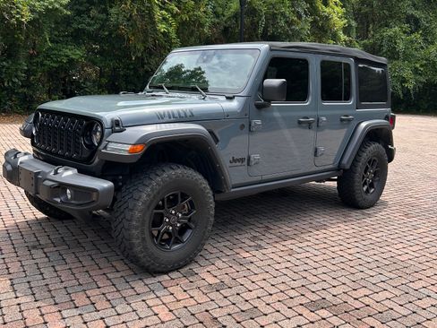 Used 2024 Jeep Wrangler Unlimited Sport AWD/4WD image 8