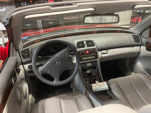 Used 2001 Mercedes-Benz CLK 320 Cabriolet image 10