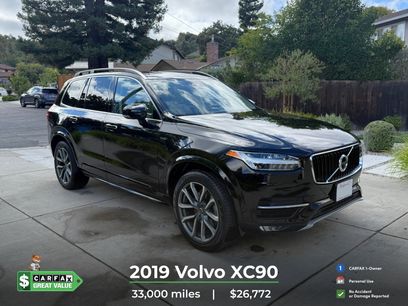 Used 2019 Volvo XC90 T5 Momentum w/ Advanced Package
