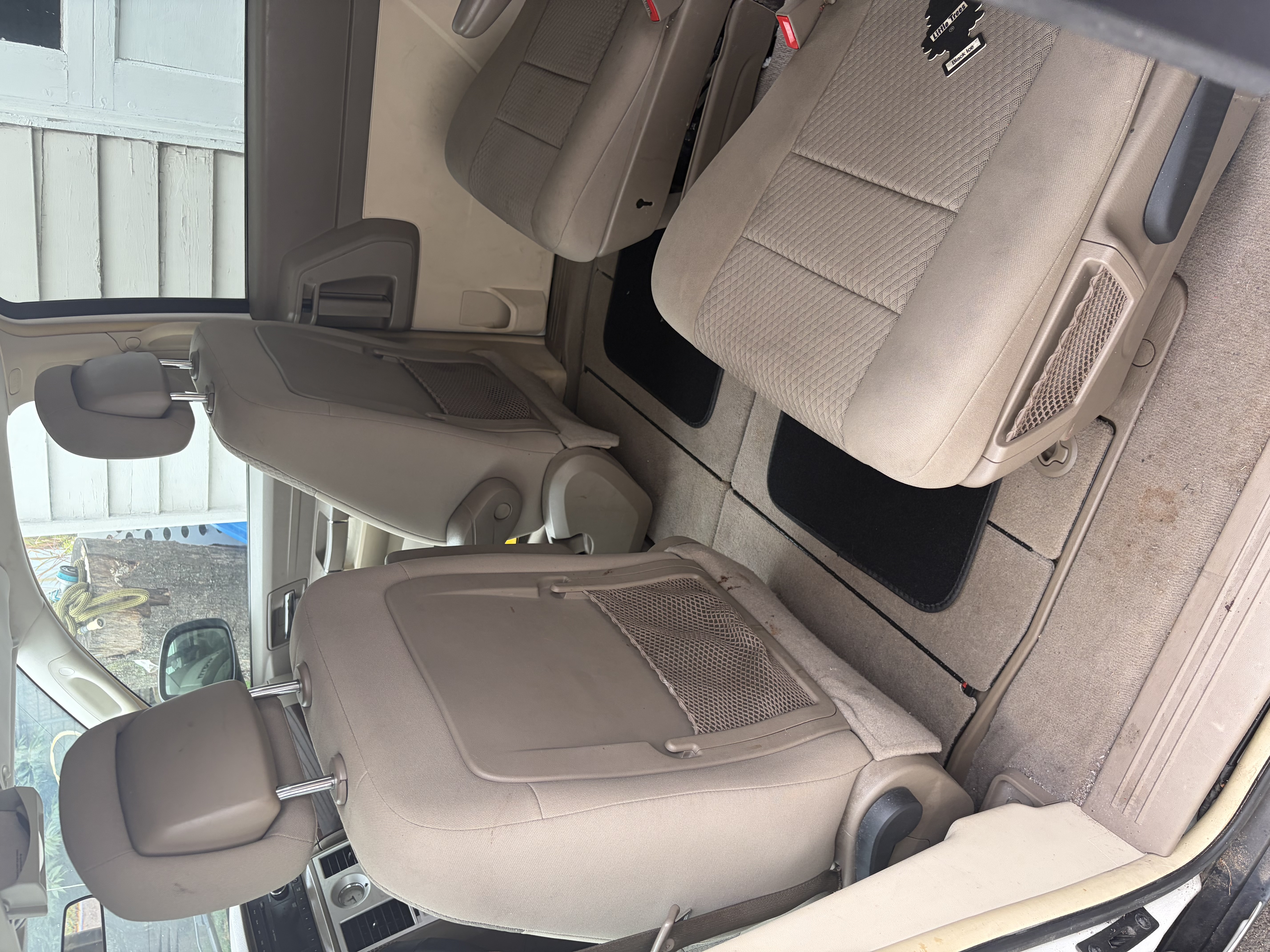 Used 2010 Chrysler Town & Country LX FWD image 7