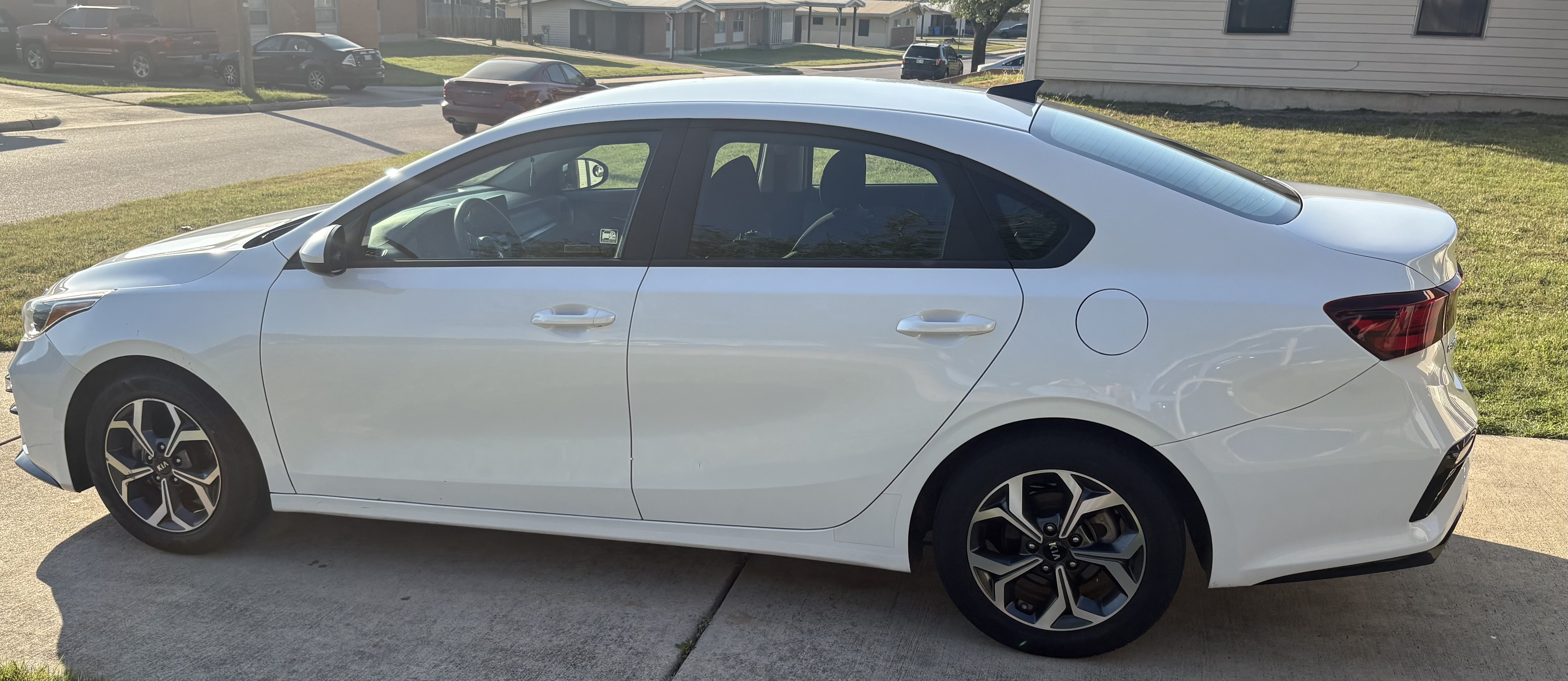 Used 2021 Kia Forte LXS FWD image 10