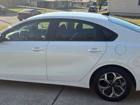 Used 2021 Kia Forte LXS FWD image 10