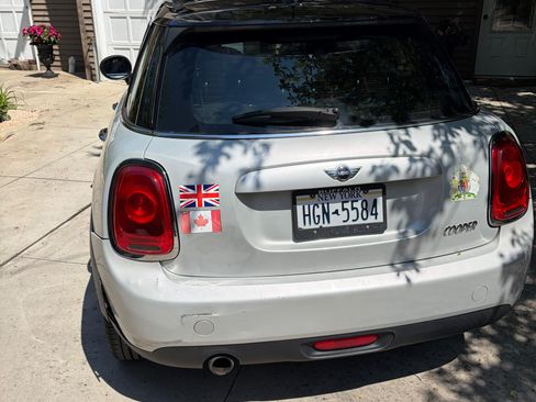 Used 2015 MINI Cooper 4-Door Hardtop FWD image 5