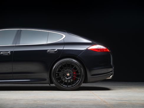 Used 2010 Porsche Panamera 4S image 32