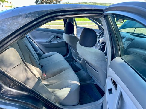 Used 2009 Toyota Camry LE FWD image 13