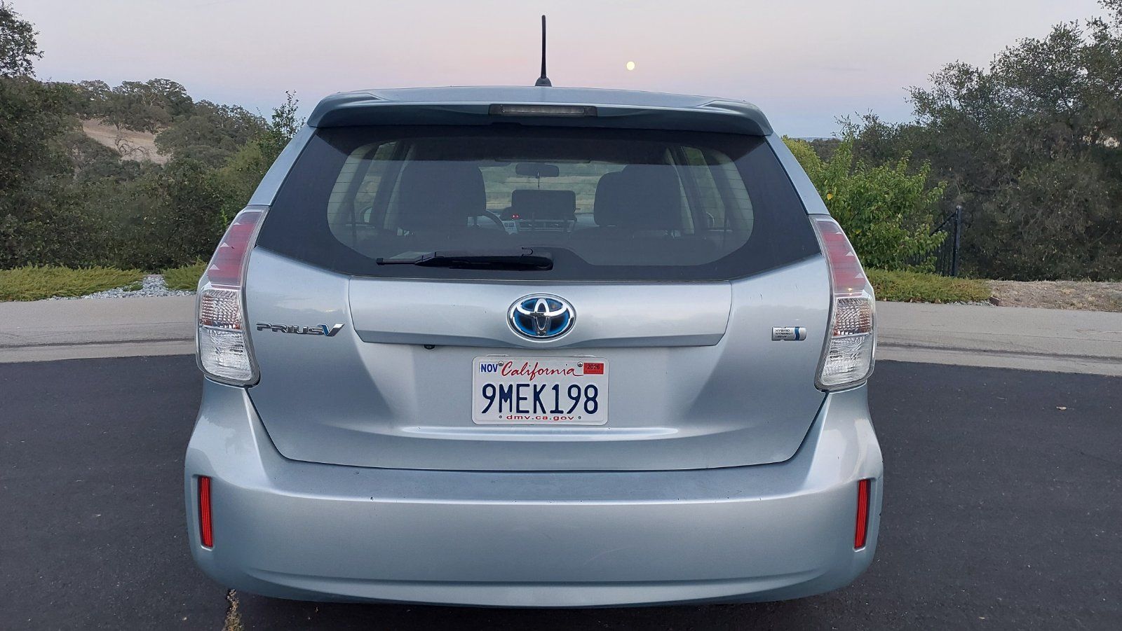 Used 2016 Toyota Prius V Two FWD image 5