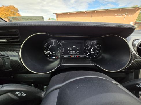 Used 2021 Ford Mustang Shelby GT500 w/ Carbon Fiber Track Pack image 13