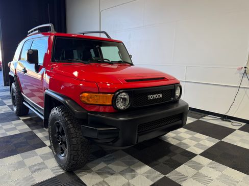 Used 2012 Toyota FJ Cruiser 4WD image 4