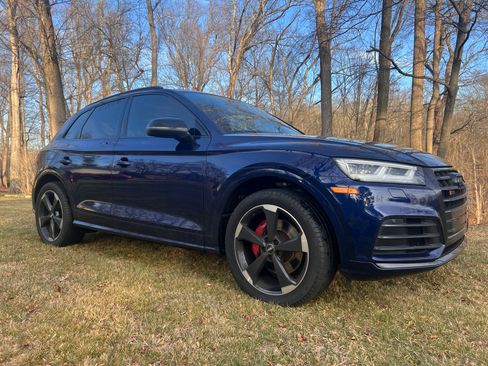 Used 2019 Audi SQ5 Premium Plus w/ Premium Plus Package image 1