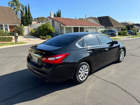 Used 2016 Nissan Altima 2.5 S w/ Power Driver Seat Package image 4