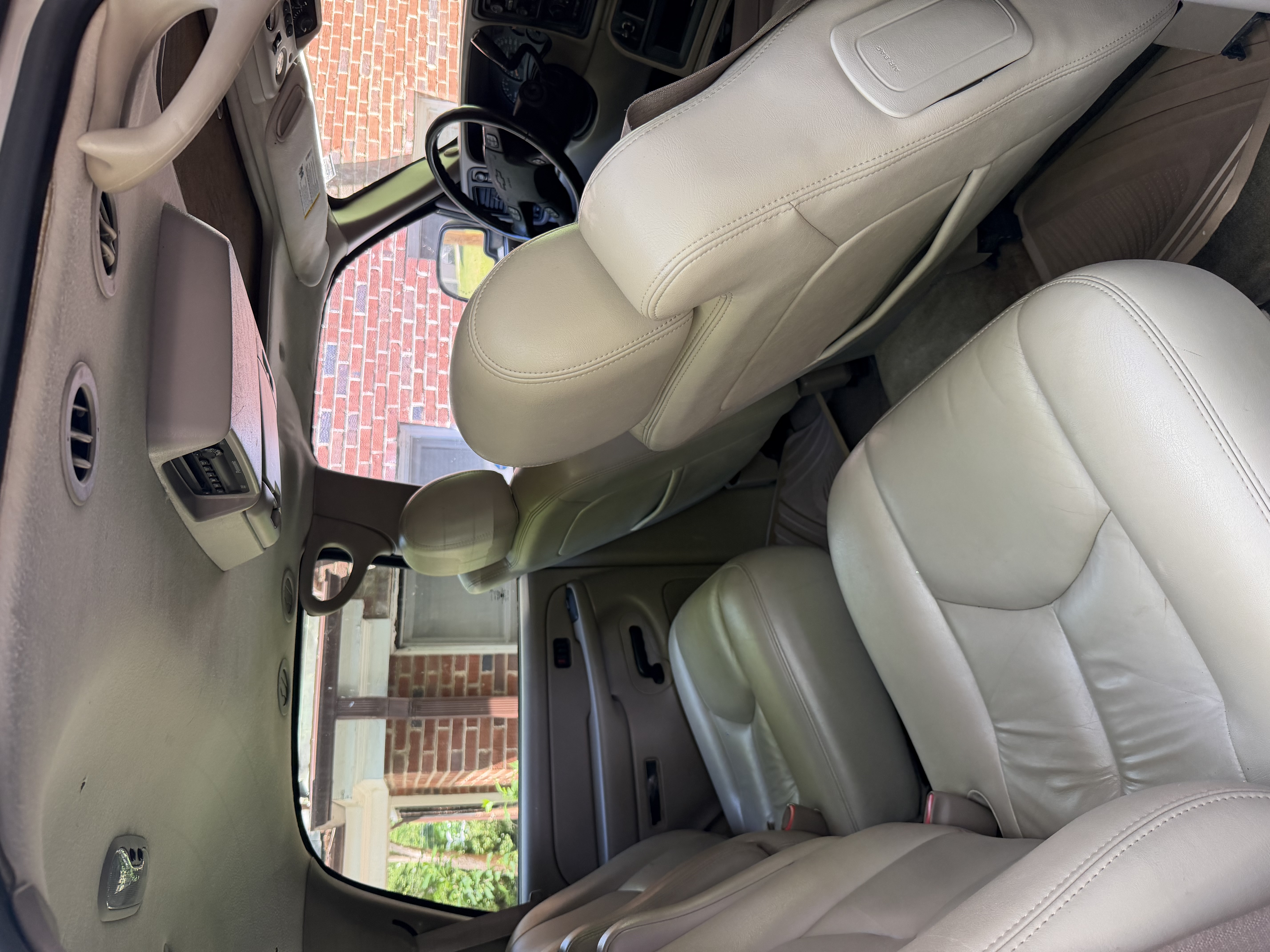 Used 2005 Chevrolet Tahoe Z71 w/ Preferred Equipment Group AWD/4WD image 11