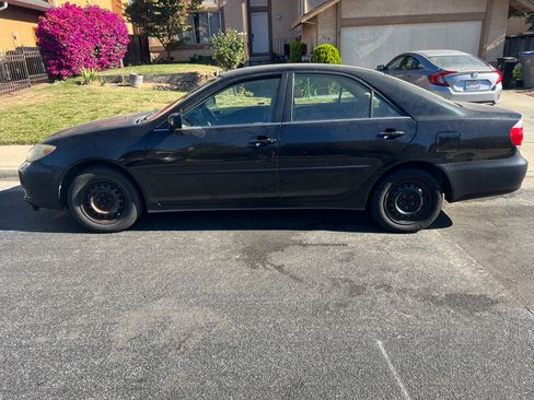 Used 2006 Toyota Camry LE image 2