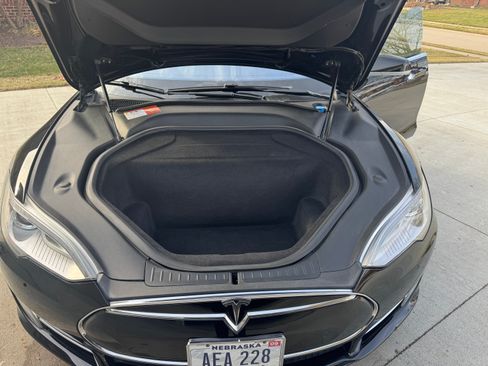 Used 2015 Tesla Model S P90D image 23