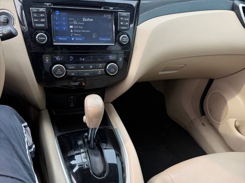 Used 2015 Nissan Rogue SL w/ SL Premium Package image 14