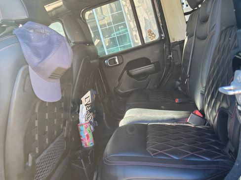 Used 2021 Jeep Wrangler Unlimited Rubicon image 16