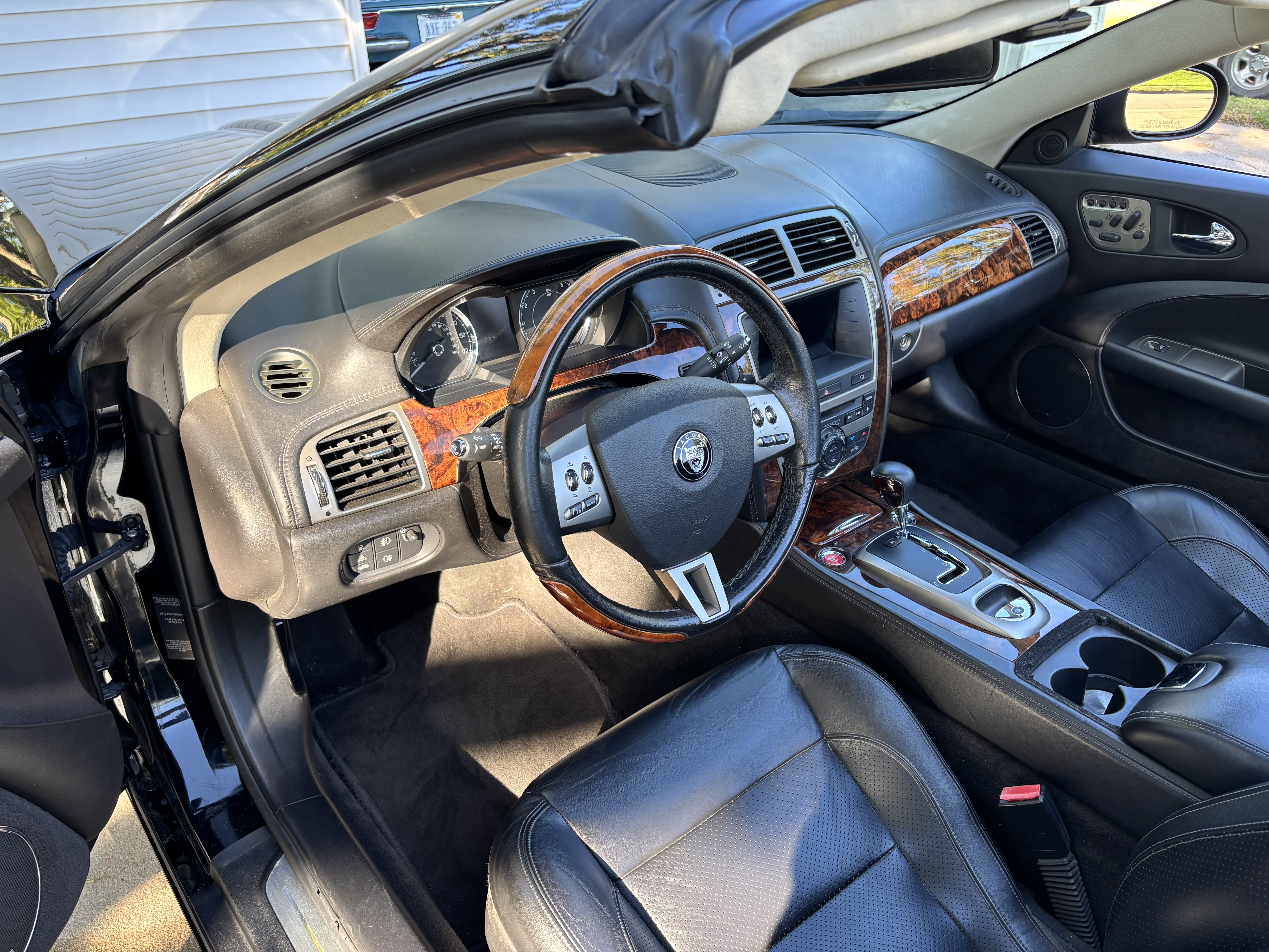 Used 2007 Jaguar XK Convertible RWD image 10