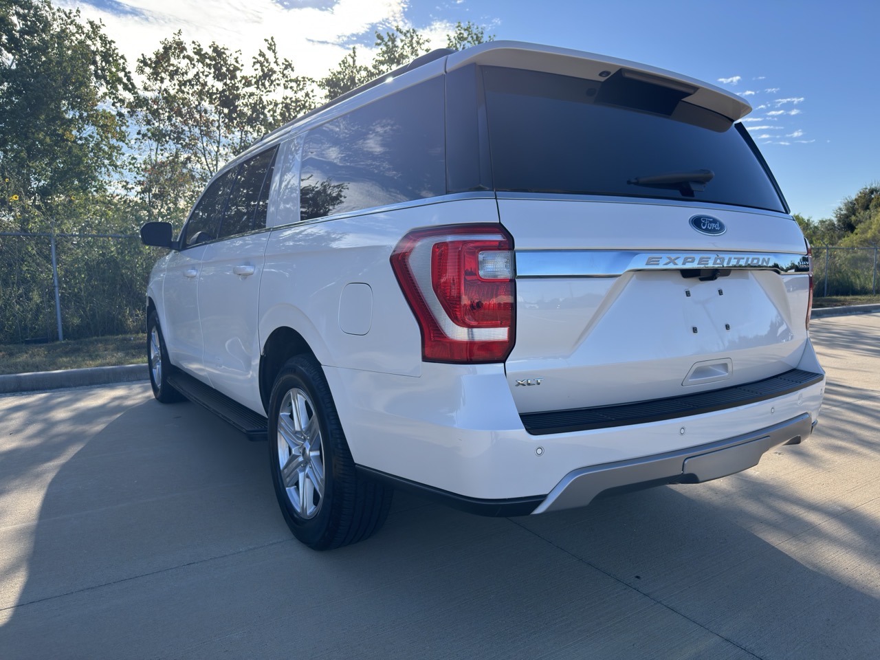 Used 2018 Ford Expedition Max XLT w/ Equipment Group 202A RWD image 1